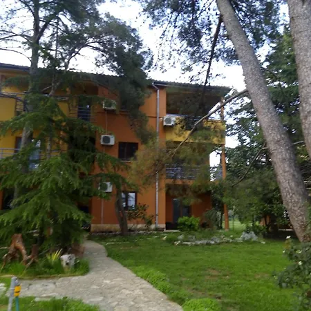 Park Apartment *